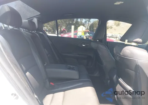 2017 Honda Accord Sport z USA, uszkodzony, nr VIN 1HGCR2F52HA225710